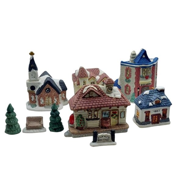 Noma Lighted Ceramic Christmas Village 5-Piece Set w/ 2 Trees & Sign 1992 - Picture 1 of 6